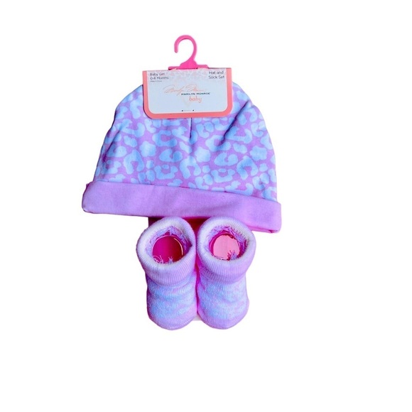 Marilyn Monroe Baby Girl Leopard Print Bootie + Hat Set - Picture 1 of 10